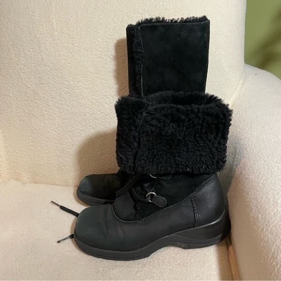 𝅺LA Canadienne suede leather sheepskin lined boots - Picture 8 of 9